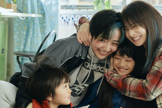 映画『ナイトフラワー』、⾓野隼⽃のエンディング曲を使用した予告編が公開