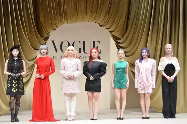 HANA、個性際立つ衣装で登場「誰かの人生を救えるような存在になりたい」