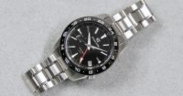 グランドセイコー「SBGE253」- 赤いGMT針が映える、日常と旅を行き来する実用派スポーツモデル