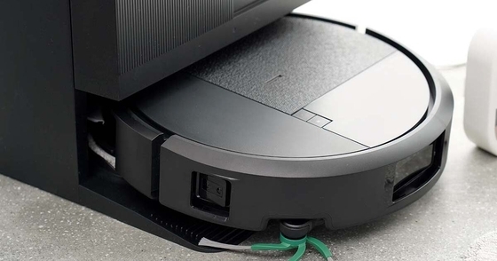アイロボット、日本の住環境に合わせた小型＆薄型ルンバ「Roomba Plus 515 Combo」