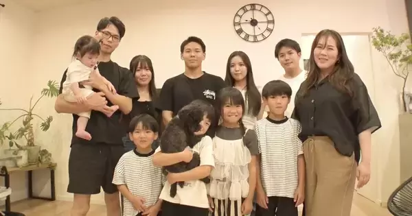 11人家族の14歳差夫婦、ラブラブぶりを子どもたちが証言「ママとパパで2人でお風呂に入る」「なんかずっとくっついとる」