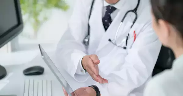 「レクサスも豪邸も、全部見栄でした」…年収3000万円のエリート医師が、収益がなくなって直面する"老後破綻の現実"