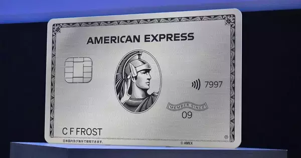 アメリカン・エクスプレス「プラチナ・カード」をリニューアル、年会費据え置きで旅行・ダイニング特典を強化