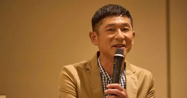 笑い飯・哲夫、タクシー運転手に“やめてほしい”運転「アクセルを…」　それが直接言いにくいモヤモヤを小説『頭を木魚に』のストーリーで昇華