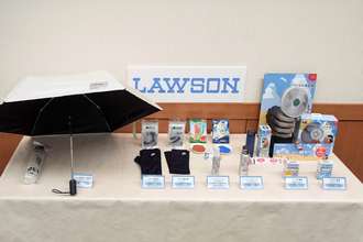 コールマンとコラボした日傘など、ローソンの暑さ対策50商品が発売