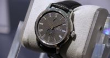 オリエントスター 2026年春夏新作 - 夜空の星粒を映す75周年記念「M45 F7 スモールセコンド」