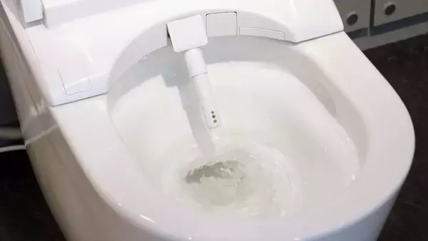 トイレ掃除からの解放 第2回 トイレ掃除からの解放 - そもそも「汚れを付着させない」という発想のTOTO「ネオレスト」