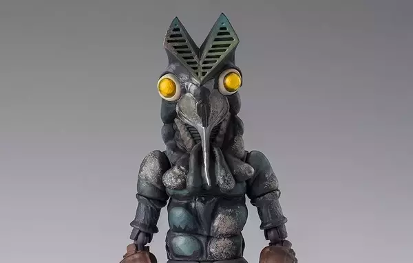 「ウルトラマン」60周年記念、バルタン星人がS.H.Figuartsに登場! - 「侵略者を撃て」サブタイトルがプリントされたPETシートが付属