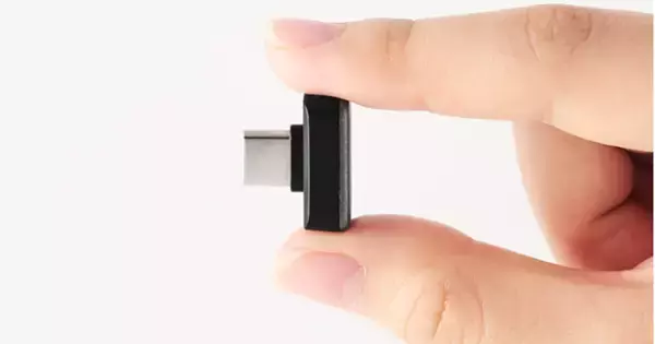 ちっちゃい！ エレコム、PCに挿しっぱなしでも邪魔にならない超小型USBメモリ