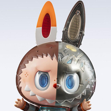 『THE MONSTERS』TAMASHII NATIONSとPOP MARTのSPコラボ！「超合金 CHOGOKIN LABUBU」登場