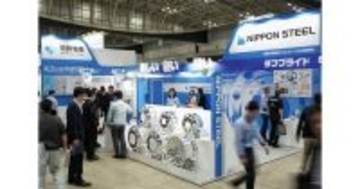日本製鉄、鏡並みの輝きを持つアルミホイール「タフブライト」展示 - ジャパントラックショー2026
