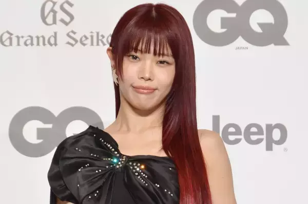 アイナ・ジ・エンド、肩出しドレスで魅了　「革命道中」大ヒットに感謝「『ダンダダン』の面白さのおかげで…」