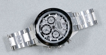 シチズン アテッサ「CC4076-65A」- 新たな装いをまとった限定モデル