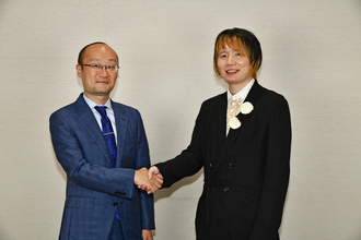 特集「AI時代、我々はどう戦う」　渡辺明九段×佐藤天彦九段対談　詳細は『将棋世界2026年９月号』にて