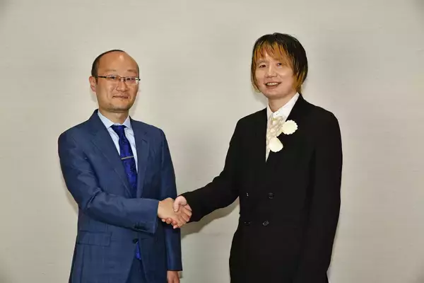 特集「AI時代、我々はどう戦う」　渡辺明九段×佐藤天彦九段対談　詳細は『将棋世界2026年９月号』にて