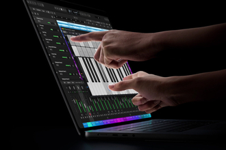 Apple、タッチ対応MacBook Proを発表　PROLED XDR採用、薄型軽量化と両立