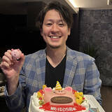 「社長のカバンの中身 第28回 鼻うがいにGoProも? 数学教師から転身、35歳データ会社社長のリアルなカバンの中身」の画像1