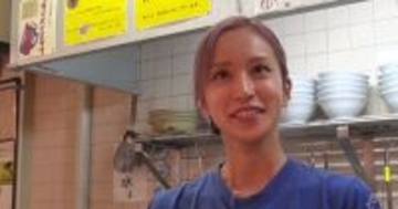 美人すぎるラーメン店主、熱狂的なファンが婚姻届けを持ってきたりタトゥーを真似て入れたりするほどの人気ぶり