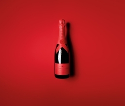今年のホリデーシーズン、モエ・エ・シャンドンは世界中を「赤」で彩る