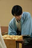 「藤井印の毒まんじゅう　藤井名人が渾身勝負手実らせ防衛に王手　第84期名人戦七番勝負第３局」の画像1