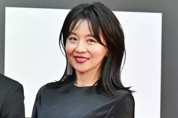 元テレ東・大橋未歩アナ、美脚のぞくドレス姿で色気放つ