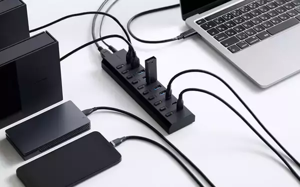 エレコム、10ポートすべてに個別電源スイッチを備えたUSBハブ。ACアダプタ利用のセルフパワー式