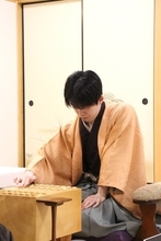 「追いつめられるほど強くなるのか」「立て直し方が半端じゃない」　藤井王将が圧巻３連勝で永瀬九段下し王将５連覇達成　ALSOK杯第75期王将戦七番勝負第７局