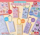 「【ガシャポン】サンリオの「ボンボンドロップシール」がミニチュア化⁉ -「可愛すぎる〜。ハローキティのシートが特に好き!」「はぴだんぶいほしい!」とSNSで話題」の画像1