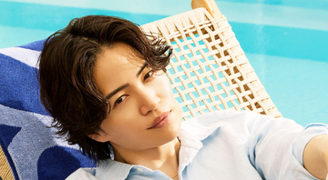 菊池風磨、プールサイドでセクシーな表情を浮かべる 愛用している香水とは...?