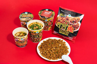 【ファミマ】東京・三鷹の行列店「すず鬼」監修の冷凍ごはん、カップ入りワンタンスープ、カップ麺を発売