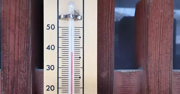 「猛暑で「家も壊れる」 遮熱塗装vs断熱リフォームどっちが得?」の画像