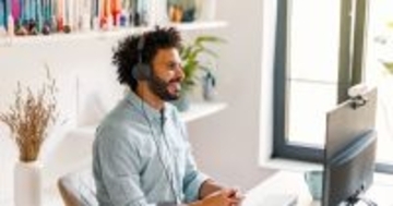 ロジクール、電力効率がアップしたUSB-C／A対応の軽量ヘッドセット