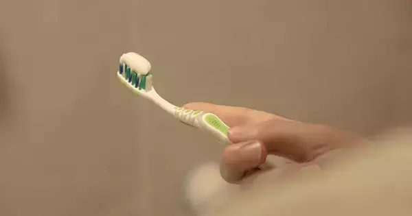 「ちゃんと磨いているのに…」治療した歯でむし歯が再発する理由