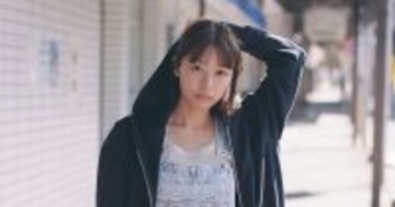 鳴海唯、季刊ZINE企画『Magic hour』がスタート　第1号は「Natural」をテーマに三森いこが撮影