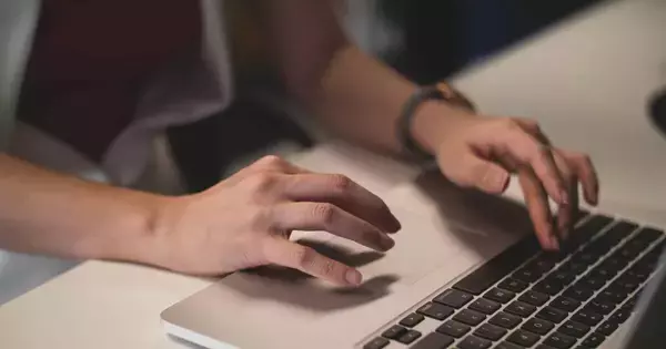 認知症を発症しやすい人の意外な共通点──鍵は「性格」とストレスの扱い方