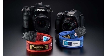 丸ノ内線02系車両の座席シートがカメラストラップに！　PENTAXと東京メトロがコラボ