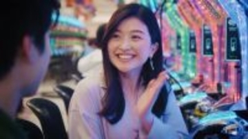 「めっちかわいかった」「最高すぎる」CMで“笑顔”に釘付け…元アイドルでTikTokフォロワー約42万人の美女とは