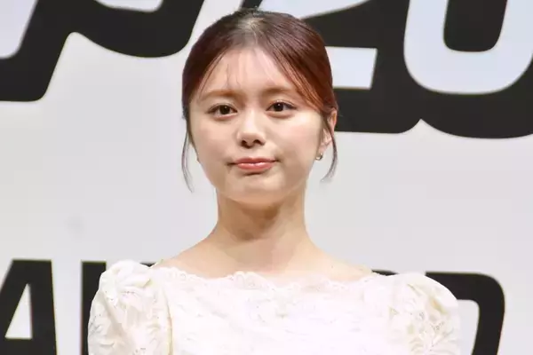 「下にもう1枚履いています」 紺野彩夏、“デニム重ね履き”へそ出しコーデを披露