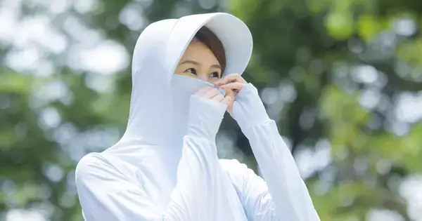 そのUVカットパーカー、本当に紫外線を防げてる? 医師が教える見落としがちなポイント