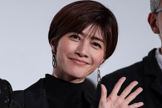 「じっくりと考えた末にたどり着いた答え」50歳で決断、内田有紀がバーニングプロダクション退所を報告