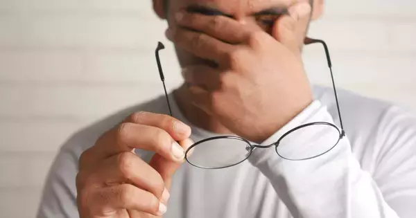 男のアンチエイジング 第8回 「疲れてる?」と言われる40代男性、顔で起きている変化とは? 美容医療の医師が解説