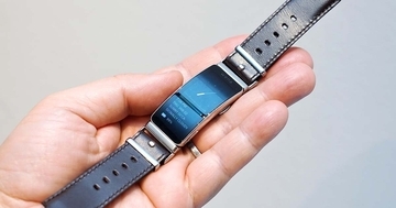 wenaブランド復活！　手持ちの腕時計にスマートウォッチの機能を追加する「wena X」