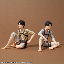 『進撃の巨人』てのひらサイズの「エレン」と「リヴァイ」がセットになって登場