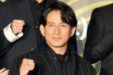 「岡田准一、殺陣シーンで“まぶたの上をざっくり”出血も撮影続行　伊藤英明「鉄人的。惚れました」」の画像1