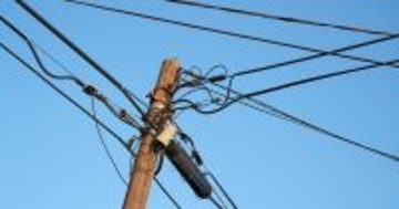 通信各社、1月よりユニバーサルサービス料を改定 - 月額3.3円から2.2円に