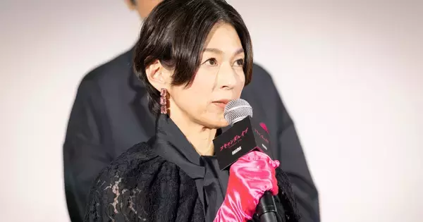 西麻布で背後から「すみません」と男性の声　道を聞かれるんだなと思い、鈴木保奈美が振り返ると…想定外の展開に