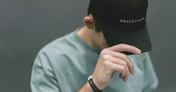 「帽子をかぶるとハゲる」は都市伝説? 専門医に聞いた"本当の頭皮リスク"