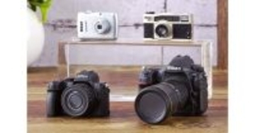 ニコン「D850」「Z50II」がガシャポンに、シャッターボタンも押せる！