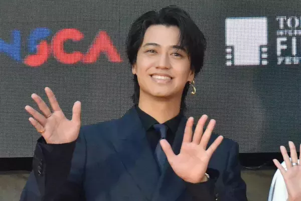 キンプリ高橋海人、TIFFレッドカーペット登場　芳根京子をエスコート