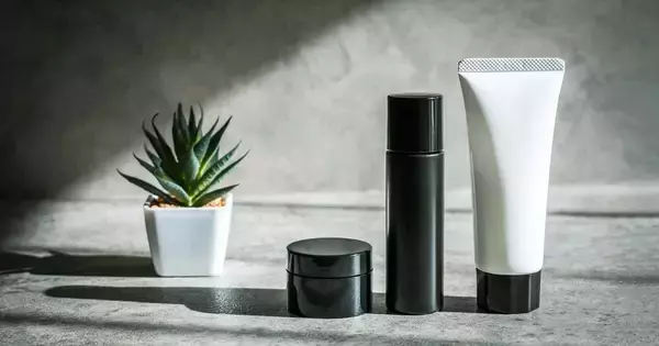 男性美容医師が実践するスキンケアルーティン──実際に使っている“おすすめ成分”とは